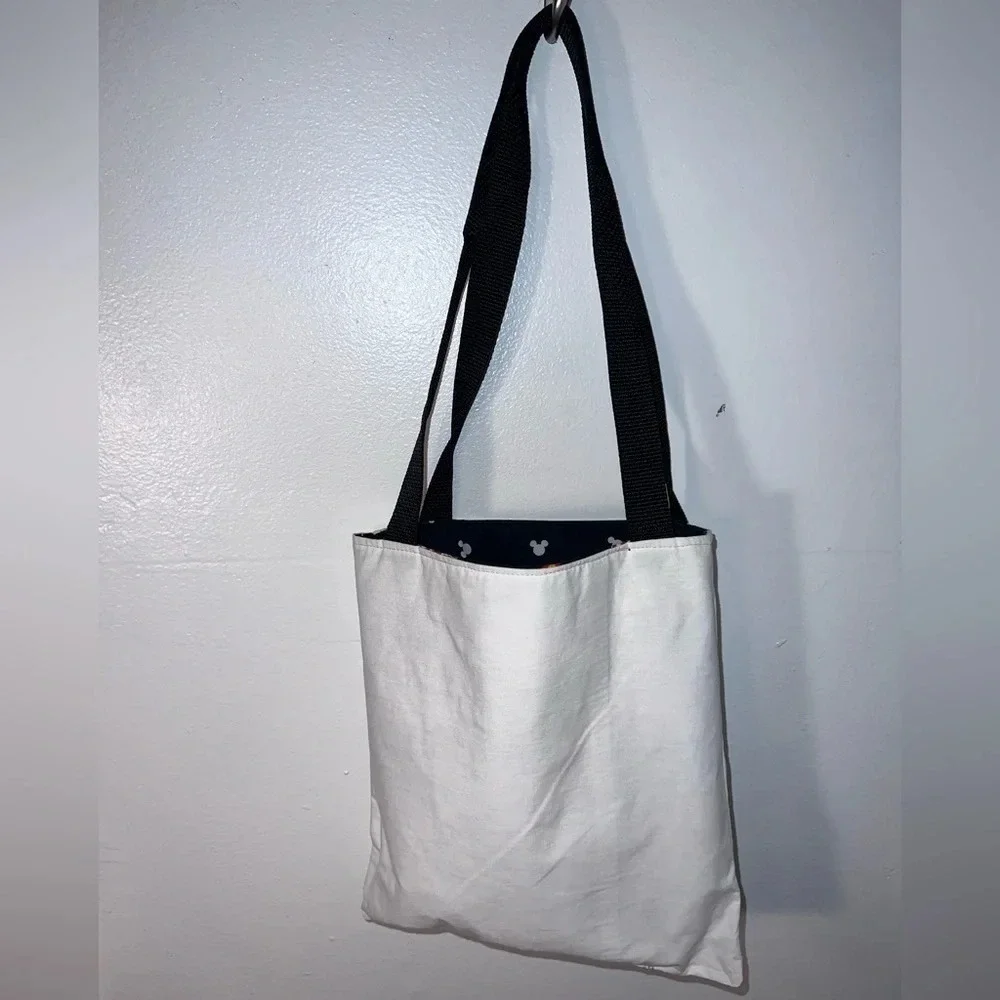 Children’s tote Minnie Mouse print, with two outer pockets, one zip pouch pocket